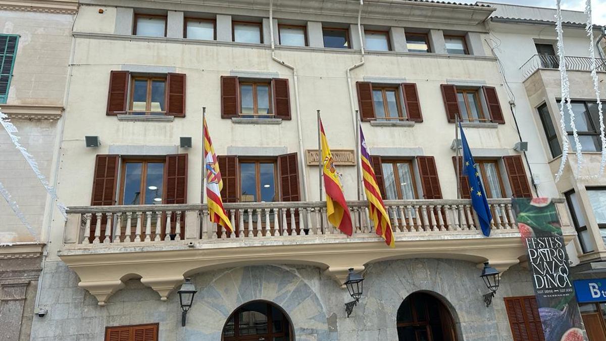 Una imagen de la fachada del ayuntamiento de Inca.