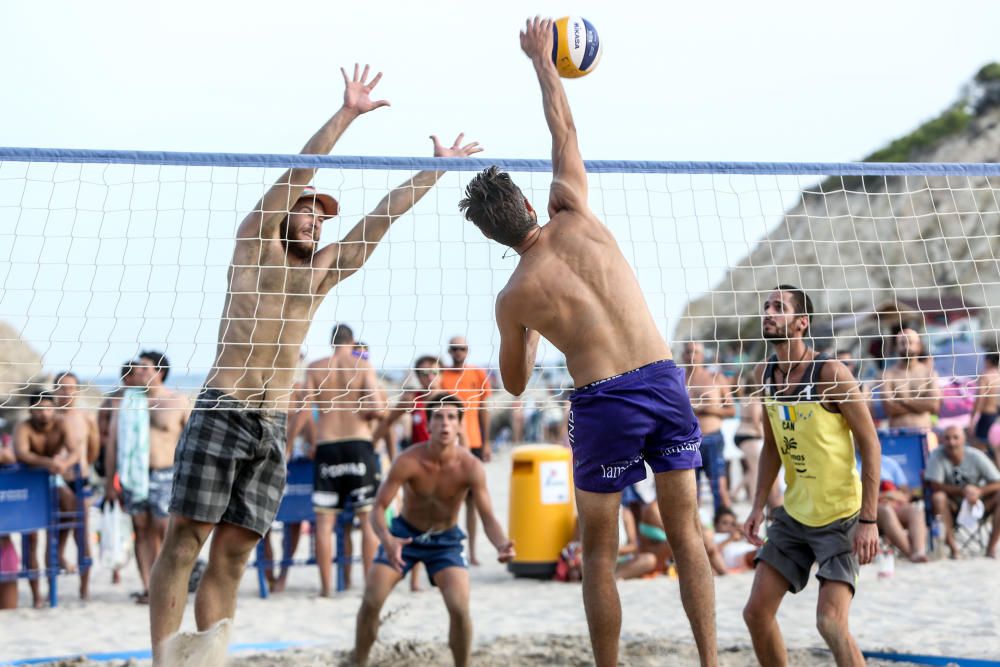 El municipio conmemora por todo lo alto el 40 aniversario de su «Torneo 15 de agosto» de voley playa, el más veterano de todo el país