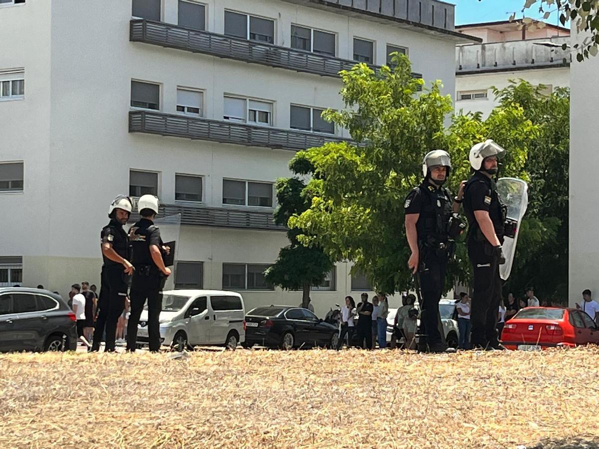 Fotogalería | Imágenes del dispostivo policial en Suerte de Saavedra