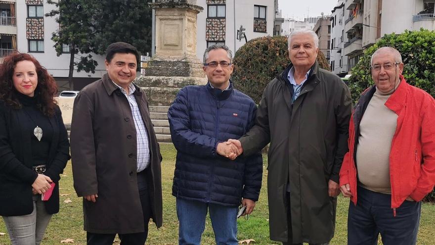 Rosa Gema García, José García Román, Antonio Raya, Ricardo Rodríguez y Antonio García Llácer, en el acto de proclamación del nuevo presidente.