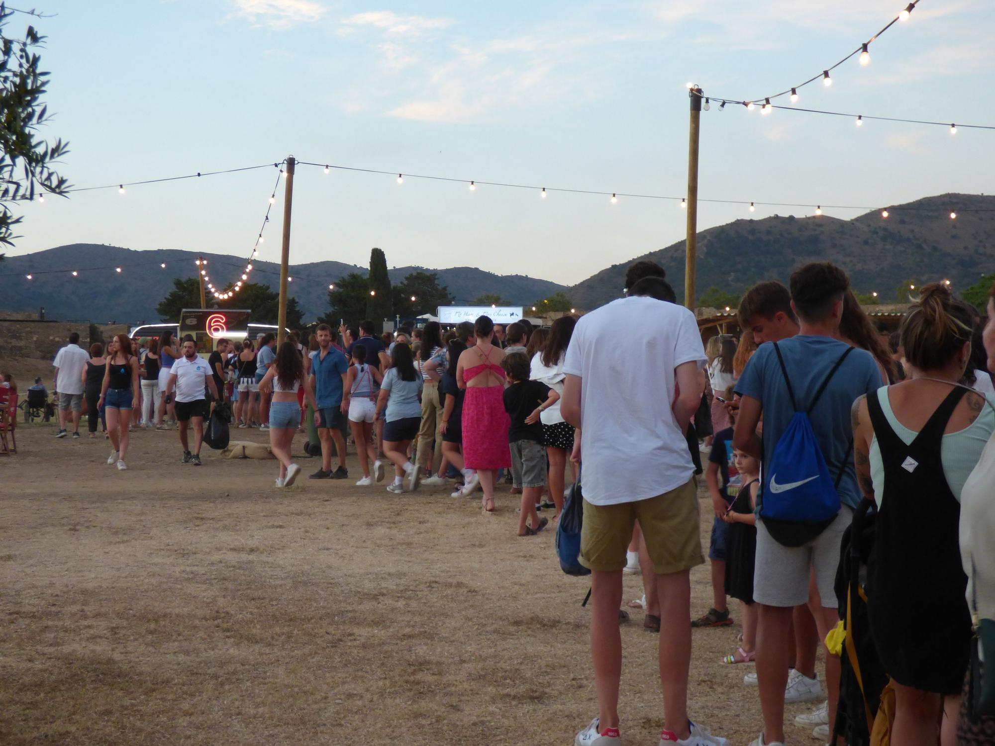 Oques Grasses desborda la Ciutadella de Roses per celebrar el seu desè aniversari