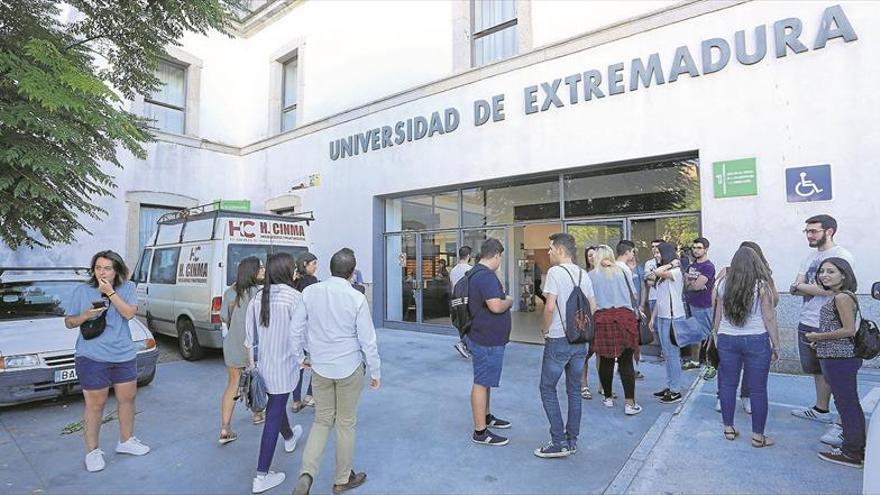 Vía libre del Consejo de Gobierno de la UEx para que Periodismo se imparta en Badajoz