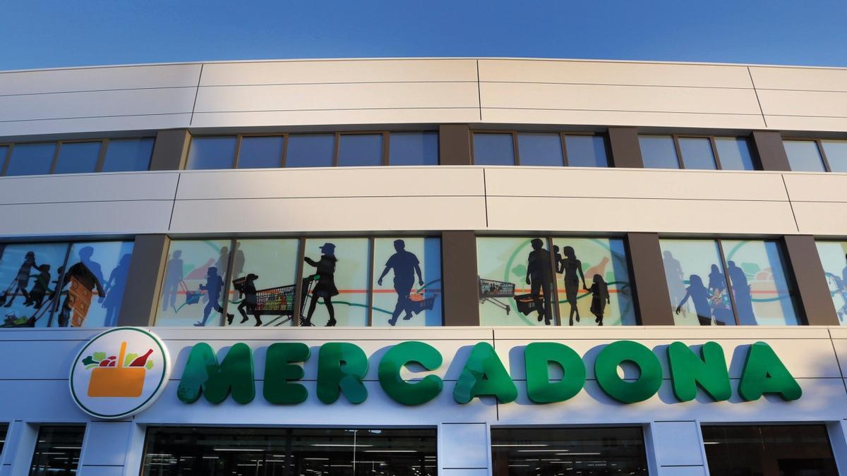 Mercadona tiene un estropajo que deja las ollas como nuevas