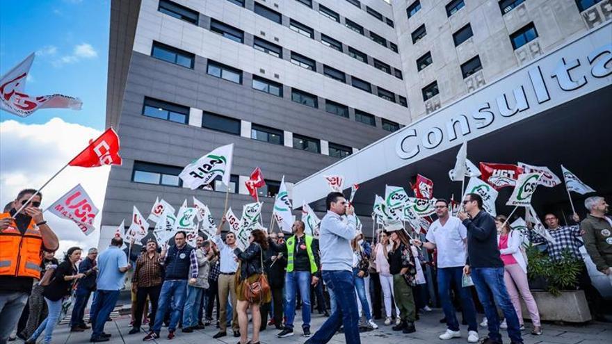 Tenorio hace fijos a 100 trabajadores un día antes de iniciarse la huelga indefinida