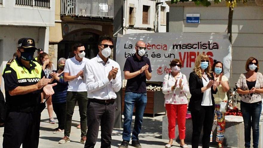 Concentració de rebuig a l&#039;últim crim masclista a l&#039;Escala.