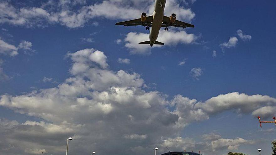 Según Aena, 2.704 viviendas están afectadas por este ruido.