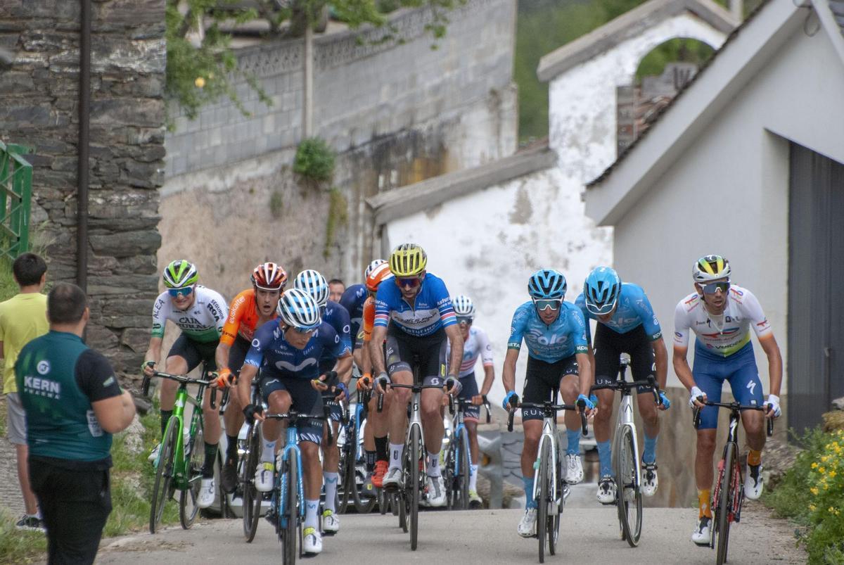 Un momento de la edición anterior de la Vuelta a Asturias.
