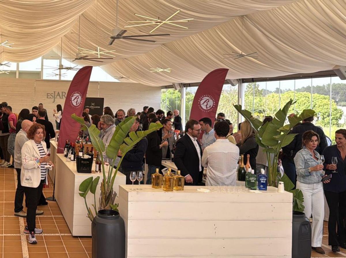 Catas en un ambiente muy profesional en Es Jardins de Fruitera.