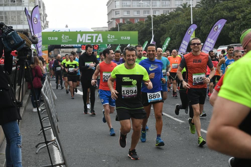 Búscate en la galería del medio maratón Coruña21