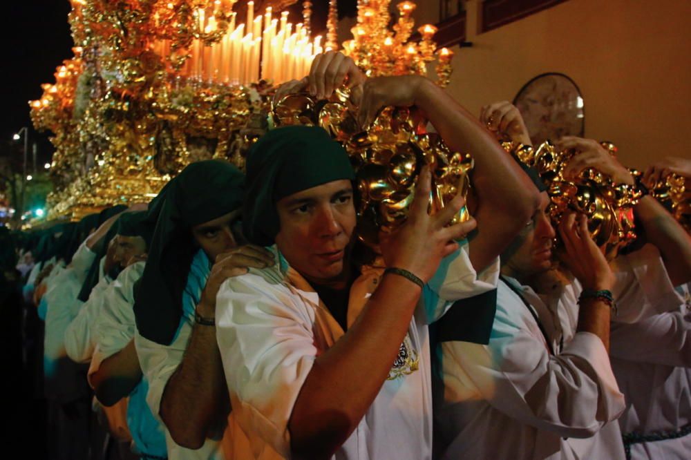 Las imágenes de la cofradía de la Esperanza, la última en procesionar en el Jueves Santo de la Semana Santa de Málaga