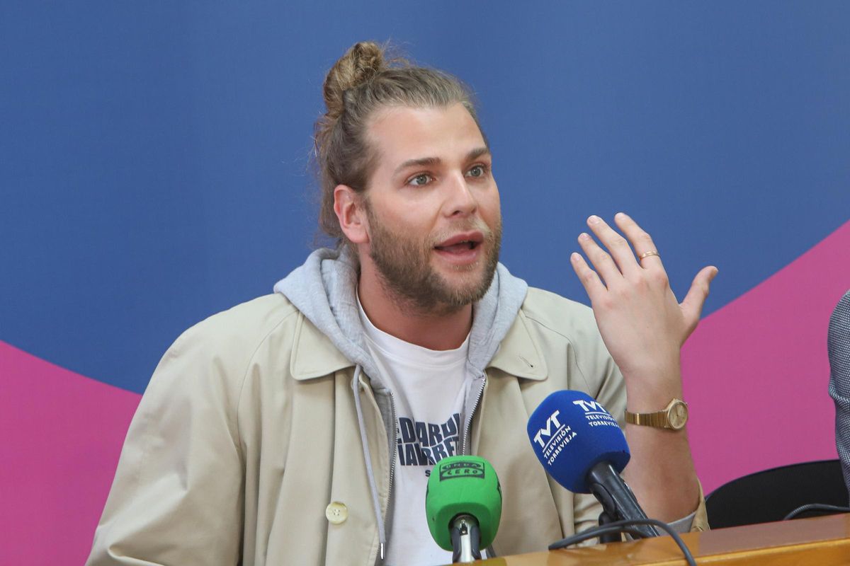 Eduardo Navarrete durante la presentación en Torrevieja