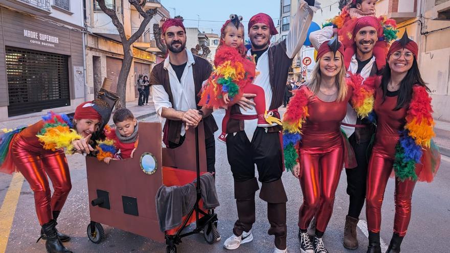 Las mejores fotos del desfile de disfraces del Carnaval de Benicàssim