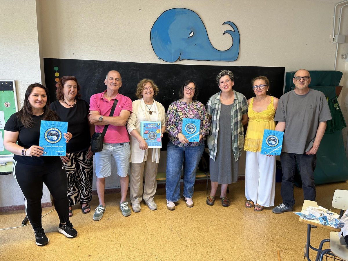Por la izquierda, Mónica Méndez, Cristina Prieto, Juan Meiro, María Elena Fernández-Campoamor, Raquel Menes, Isabel Murias, Belén Álvarez y Ángel  Méndez.