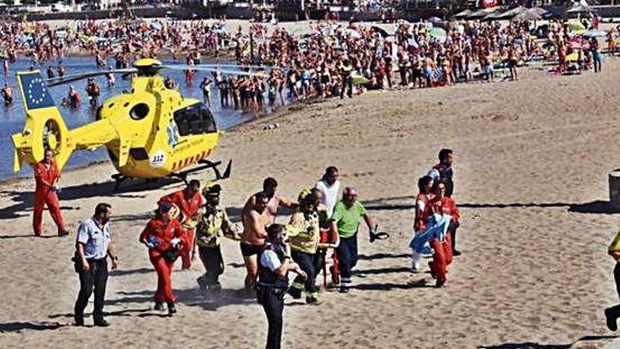 Els serveis d&#039;emergències actuant en l&#039;ofegament mortal d&#039;un nen i el pare a la platja de Riells