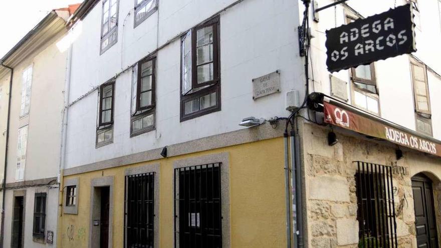 Fachada en la calle Zapatería, en la Ciudad Vieja, de la primera casa de la ciudad que se sometió a una inspección técnica de edificios.