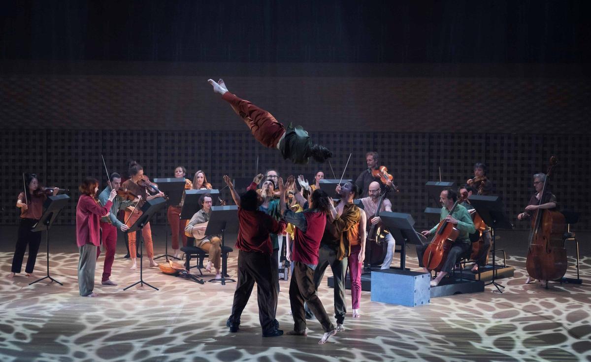 Un instant de la representació de "4 Danced Seasons"