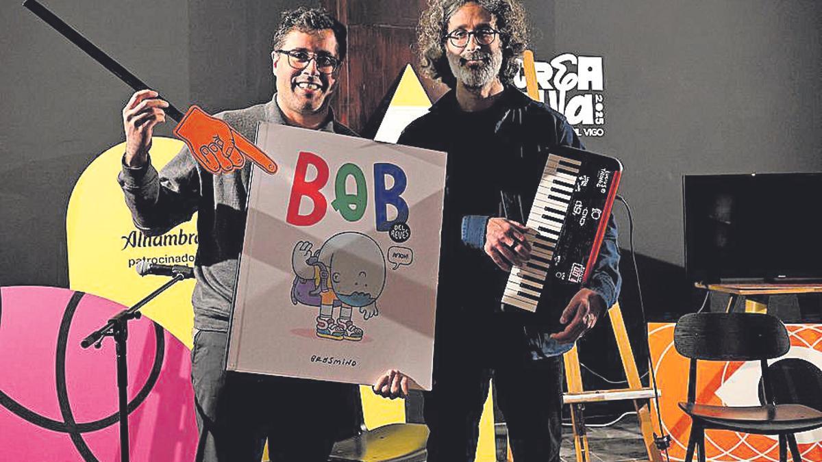 Los hermanos Alejandro y Juan Mingarro, ayer, en Vigo. | J. Lores