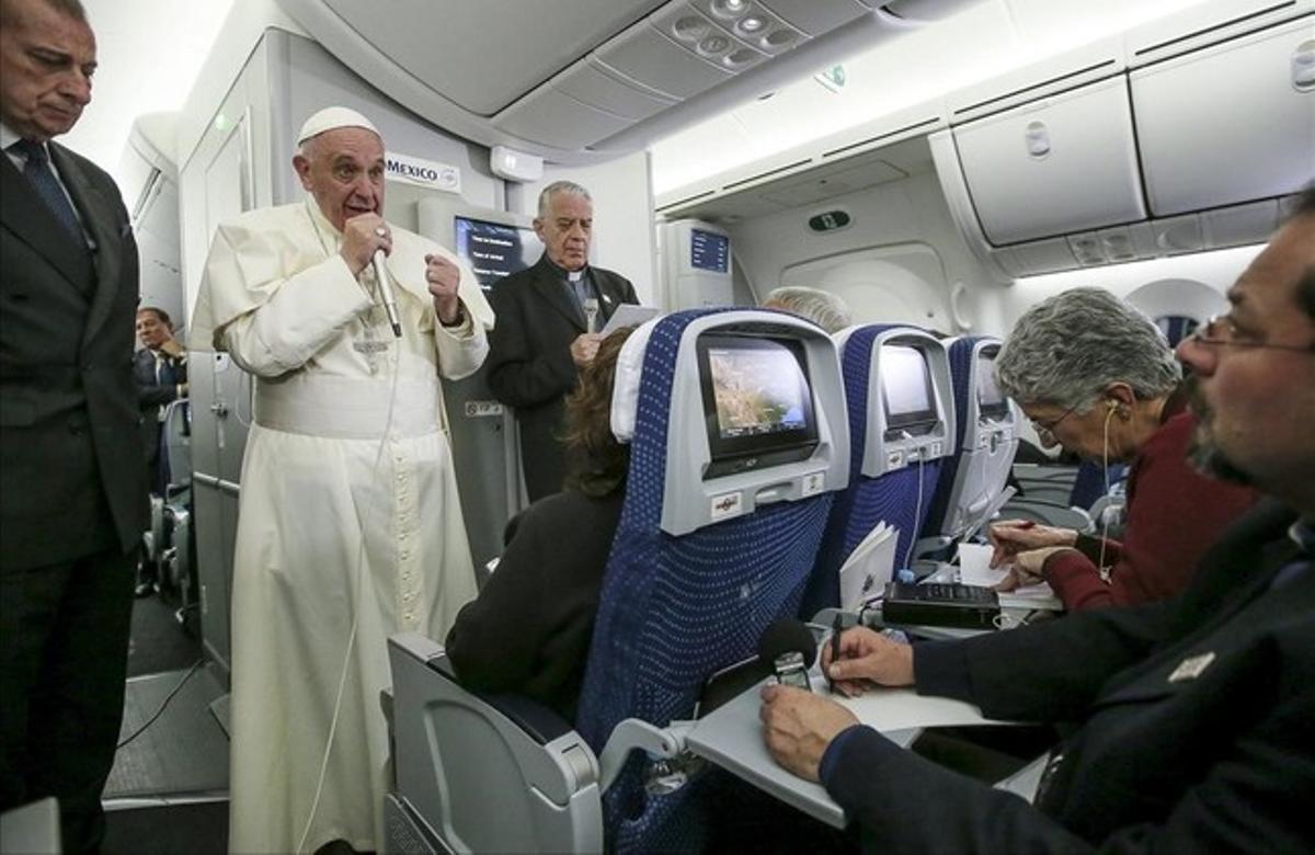 jjubierre32847308 pope francis gestures during a meeting with the me160218185312