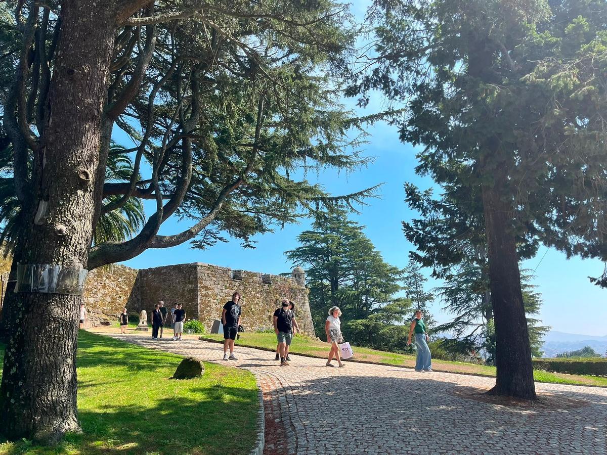 El furor por el eclipse en Vigo se hace esperar a después de comer
