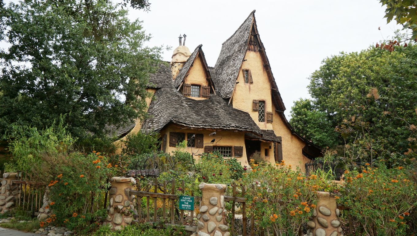 Bajo el árbol lateral de Casa Spadena se oculta Elphaba
