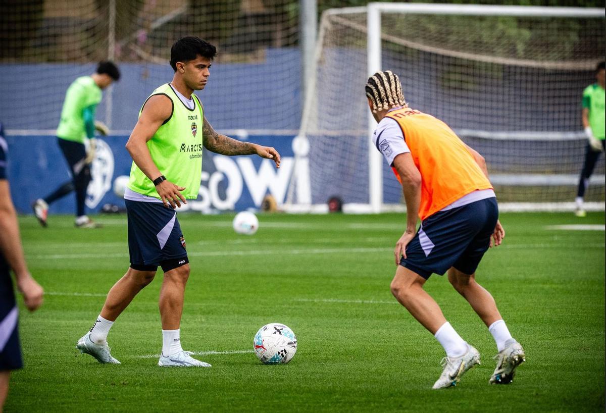 El Levante ya prepara el partido ante Osasuna