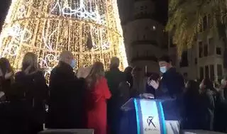 El ahorro en un 20% del gasto en luces navideñas divide a los principales municipios