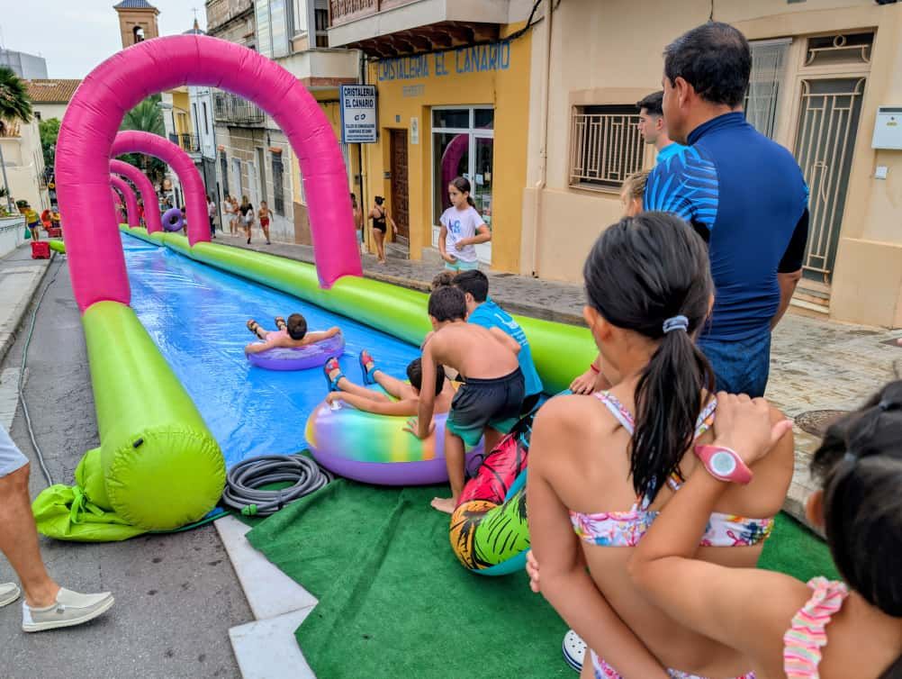 GALERÍA I Las imágenes de la fiesta del agua en Benicàssim