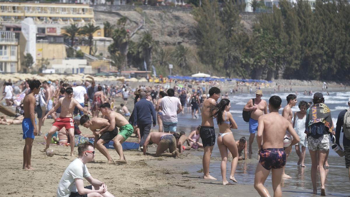 Las playas del sur recobran vida en Semana Santa