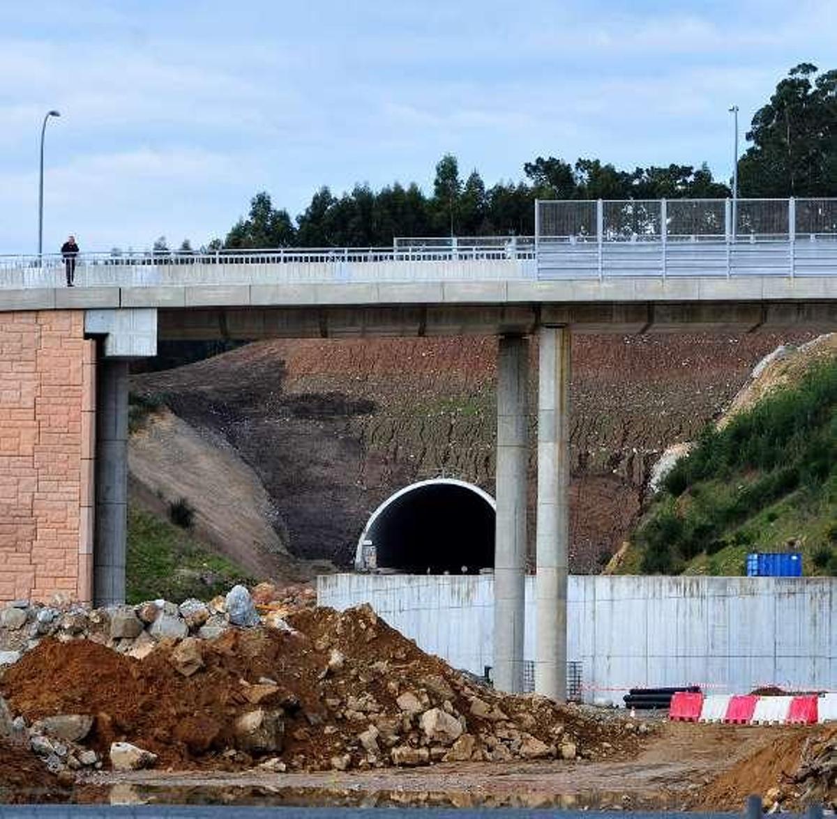La energía eólica y el TAV convierten Xiabre en epicentro industrial de O Salnés y Ullán