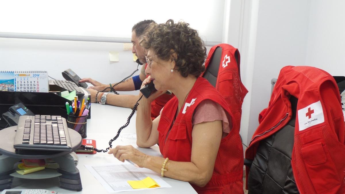 La Cruz Roja realiza un seguimiento de las personas más vulnerables en jornadas con aviso rojo por temperaturas extremas.