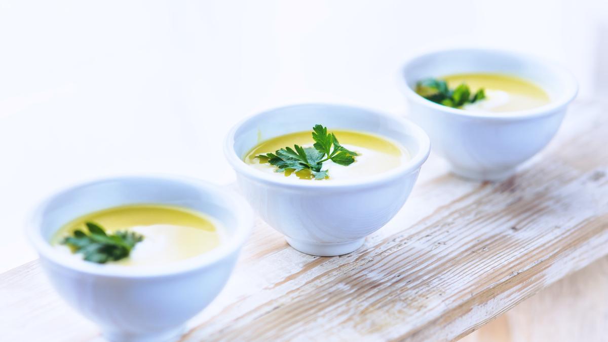 Sopa de alcachofas y perejil para limpiar el organismo.