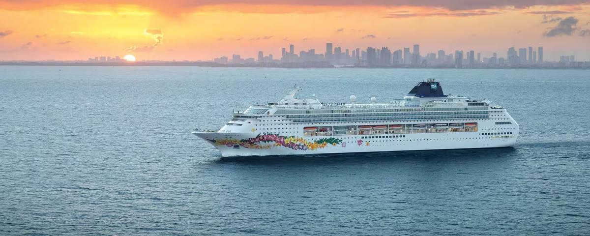 El «Norwegian Sky» atracará este jueves 14 de abril por primera vez en Vigo.