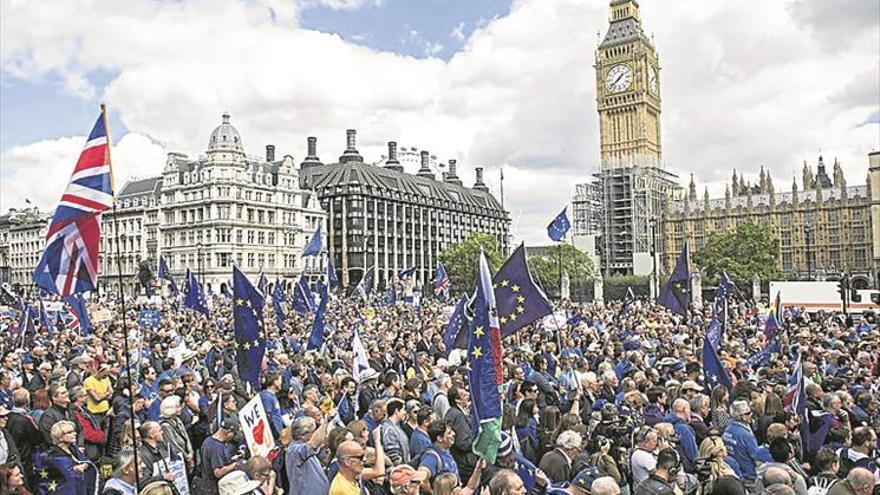 Miles de manifestantes claman contra el ‘brexit’ en Londres