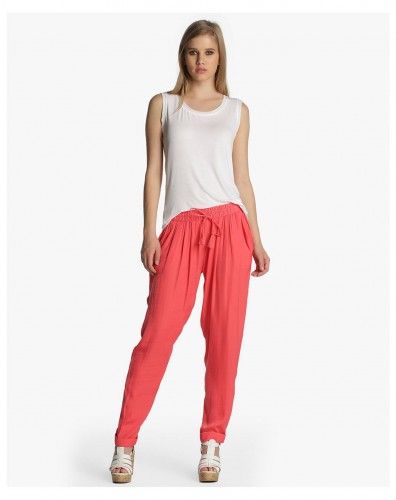 Pantalón de mujer de Easy Wear. Precio: 19,95€