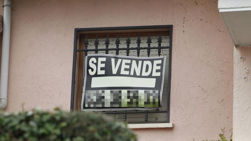 Comprar un piso de 90 metros supera la capacidad económica de una familia con ingresos medios incluso en las afueras de Oviedo