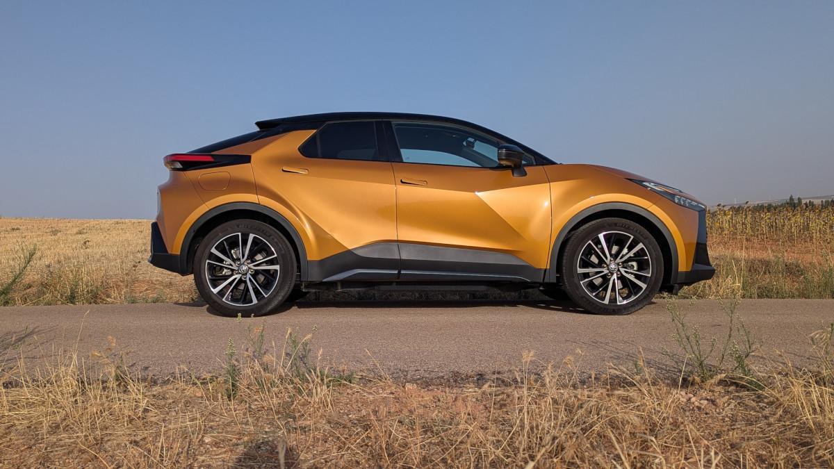 Toyota C-HR plug-in hibrid, tek çift hibrid araba