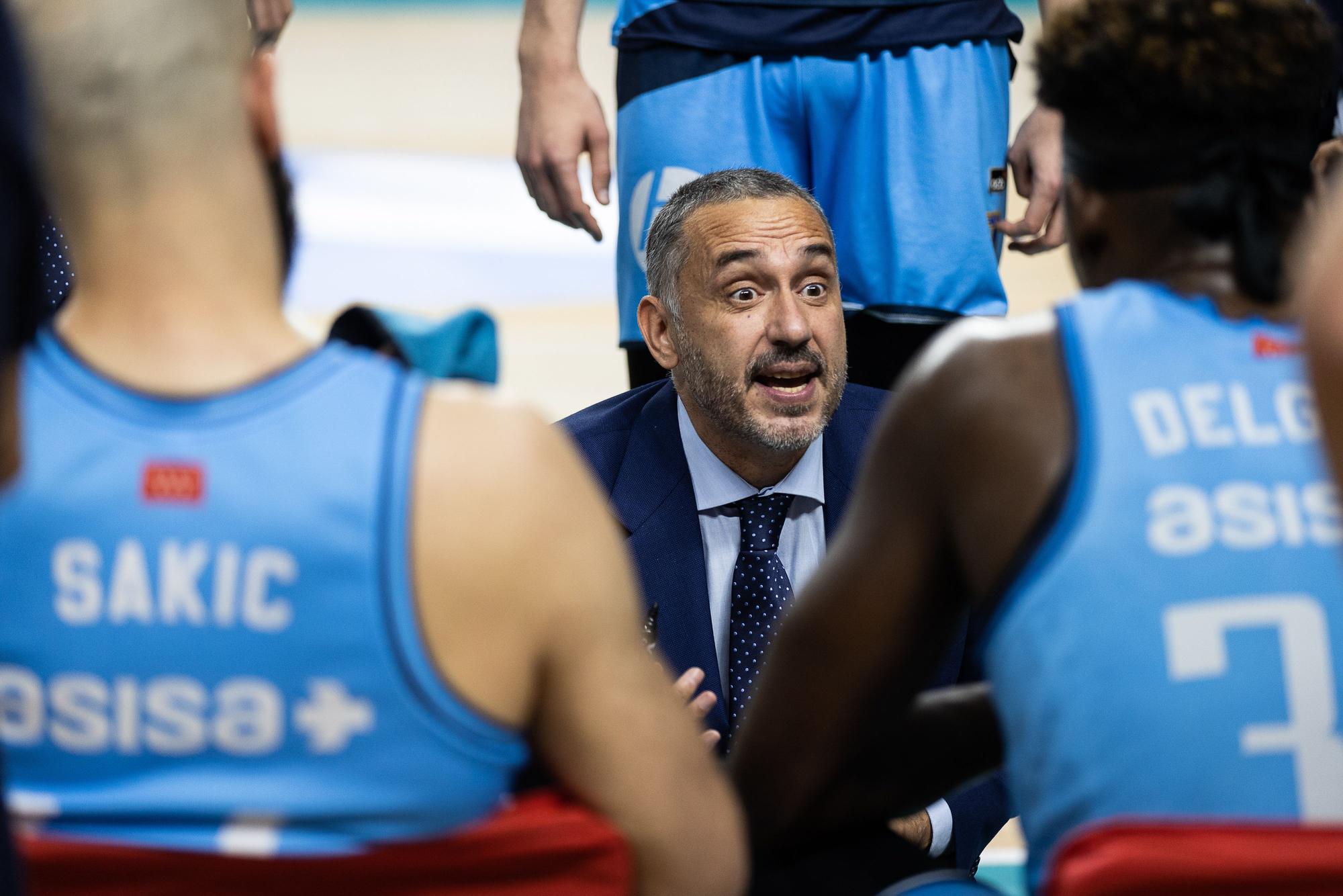 Jota Cuspinera, entrenador de Estudiantes