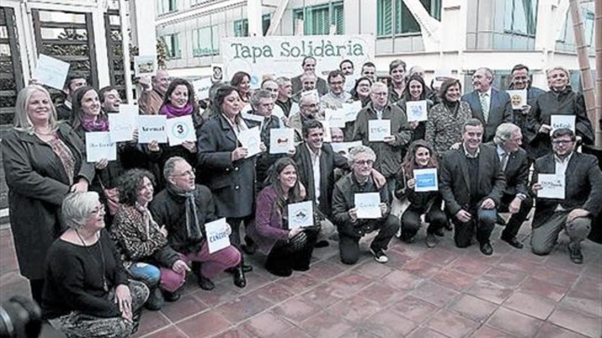 Restauradores que han participado en la campaña 'Tapa Solidària'.