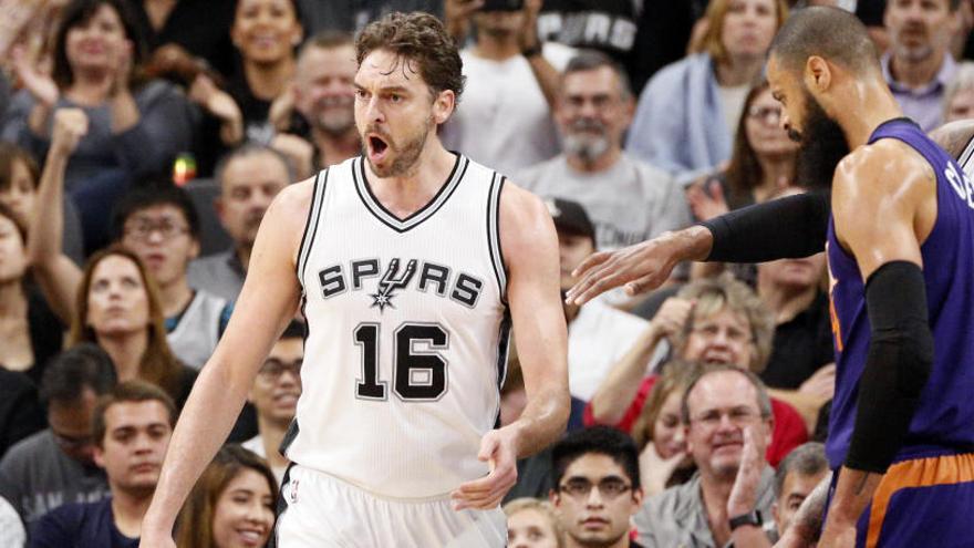 Pau Gasol, en el partido ante los Suns de Phoenix.