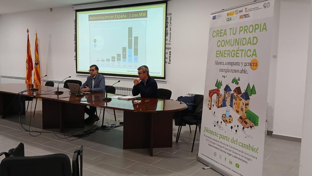 Una de las charlas ofrecidas para informar de cómo crear una comunidad energética.