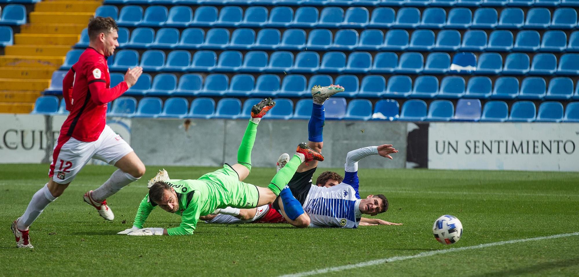 El Hércules vence a La Nucía por 3-1