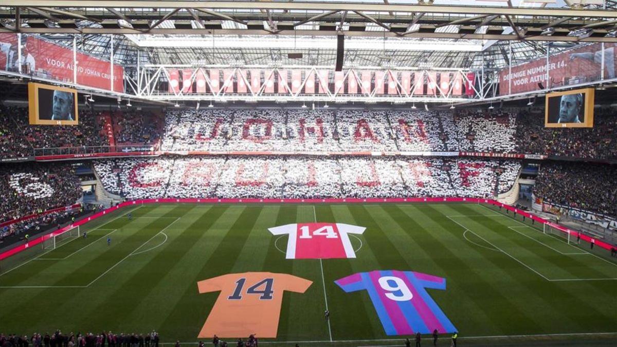 El Johan Cruyff Arena le rindió un gran homenaje al mito holandés después de su muerte