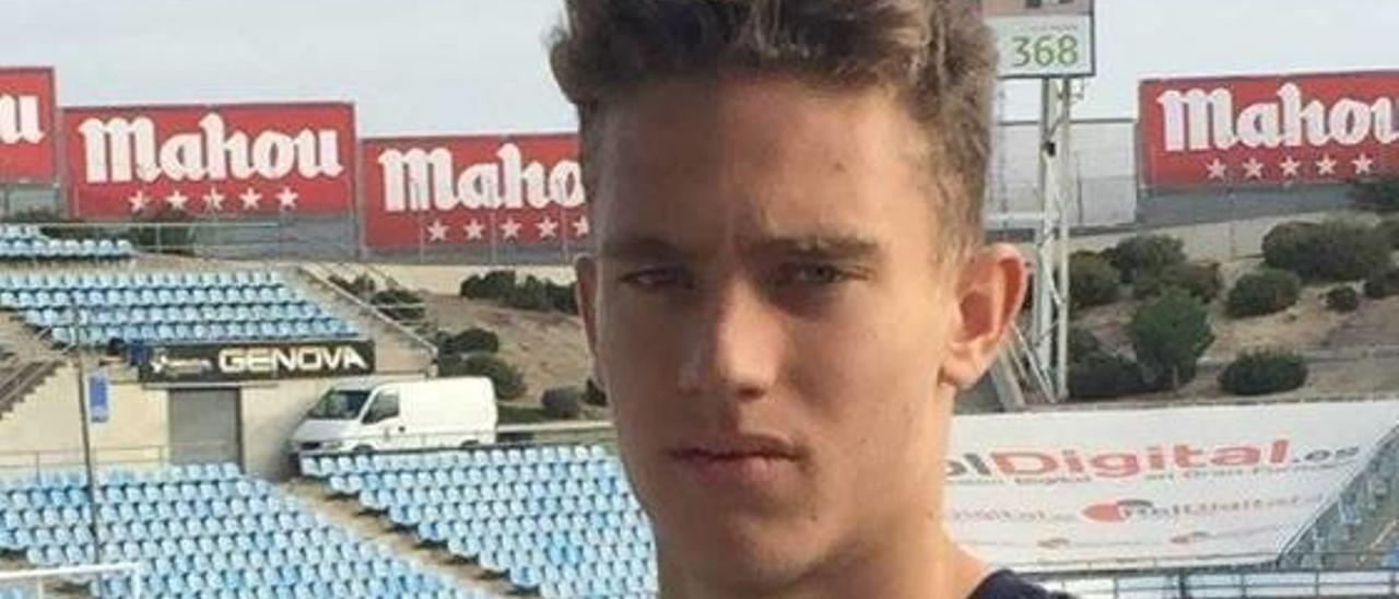 Joshua, hijo del propietario del Ontinyent, fichado por el club.