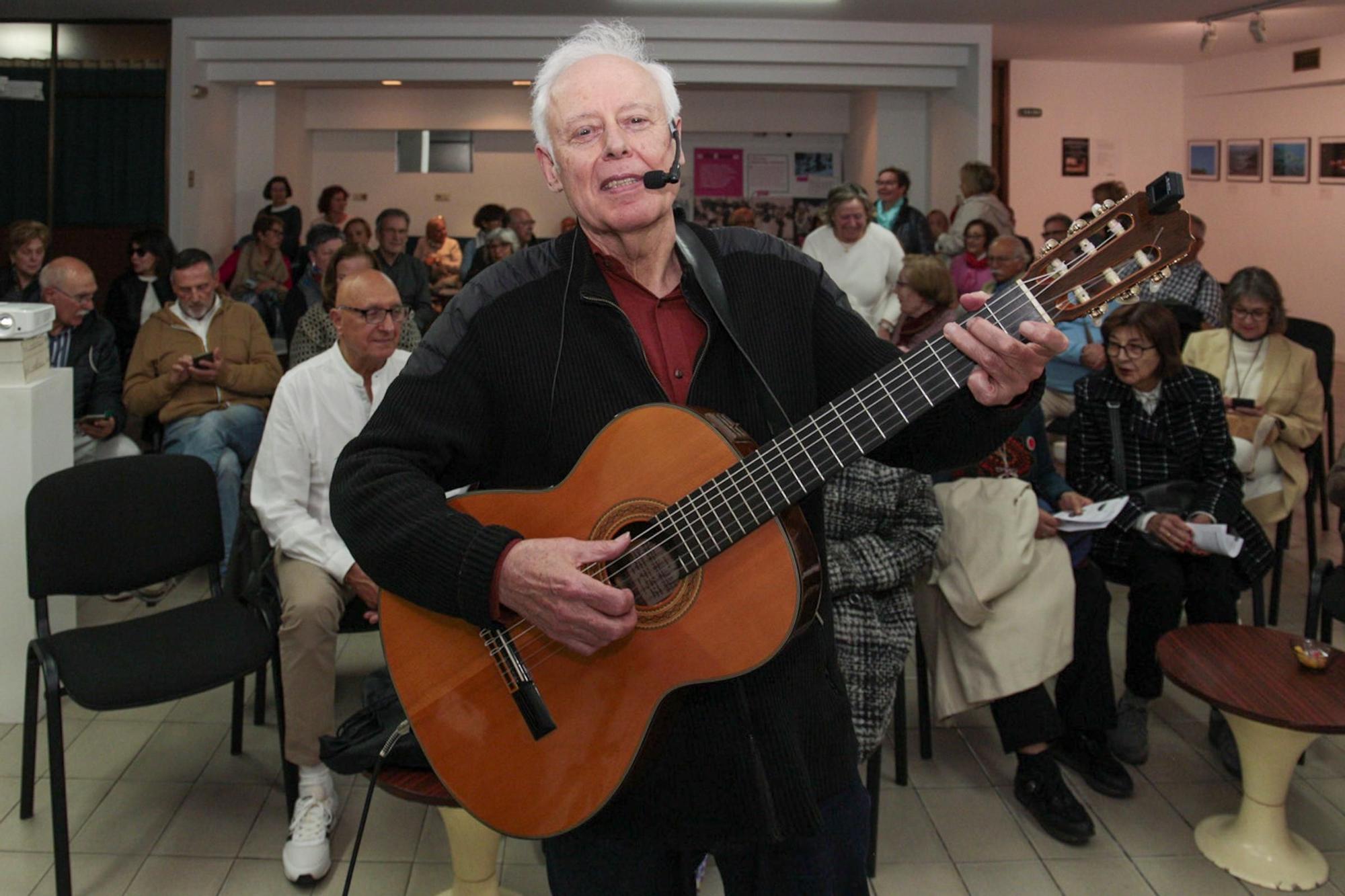 Concierto de Paco Campos en la asociación Alexandre Bóveda