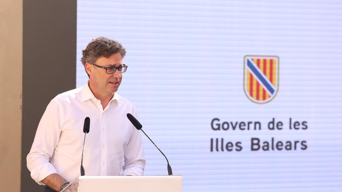 Antoni Costa, durante una intervención en la que ha valorado la evolución de los ingresos tributarios de la comunidad.