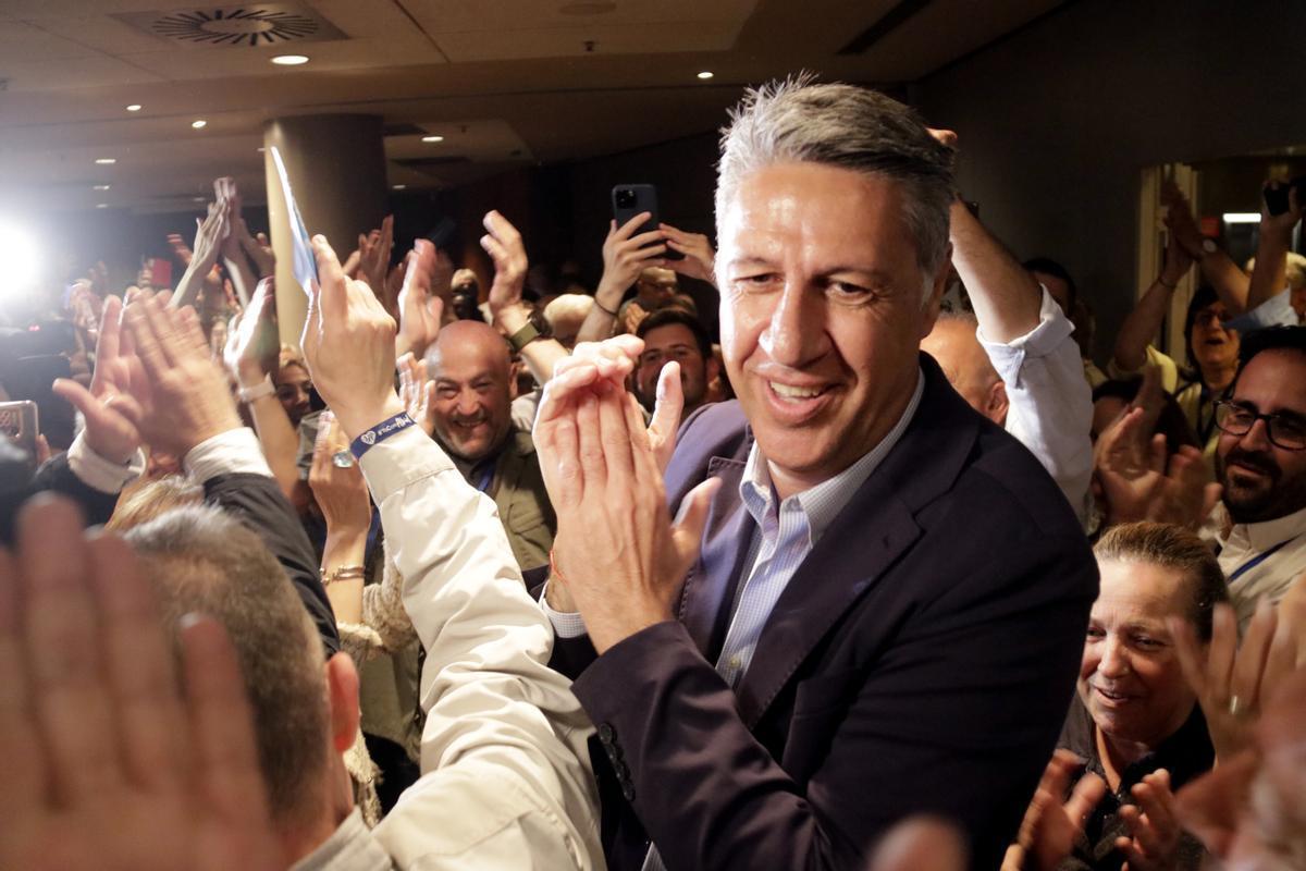 Xavier García Albiol celebra su victoria electoral en la sede del PP de Badalona.