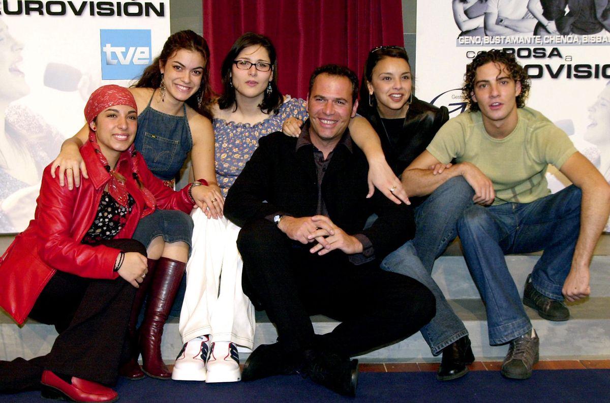 Carlos Lozano junto a los 'triunfitos' de la primera edición que nos representaron en Eurovisión