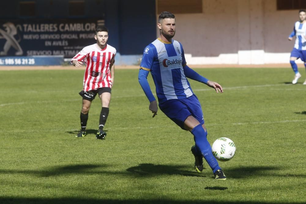 El partido entre el Real Avilés y el Siero, en imágenes