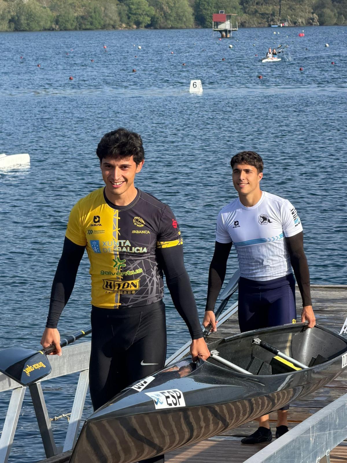 Manuel Fontán y Diego Domínguez, en el embalse pontevedrés.