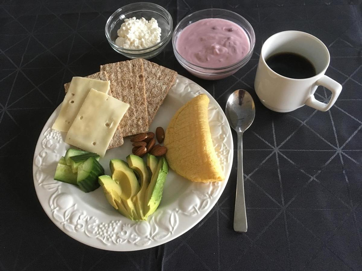 Archivo - Un ejemplo de una de las comidas de prueba con un contenido reducido de carbohidratos y un mayor contenido de proteínas y grasas.